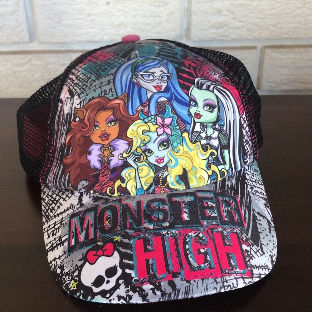 NWOT Monster High baseball cap trucker hat